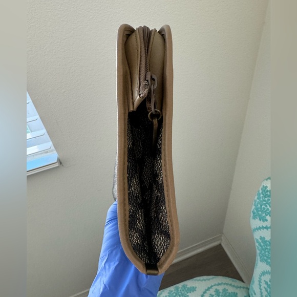 Yves Saint Laurent Clutch - Picture 12 of 15